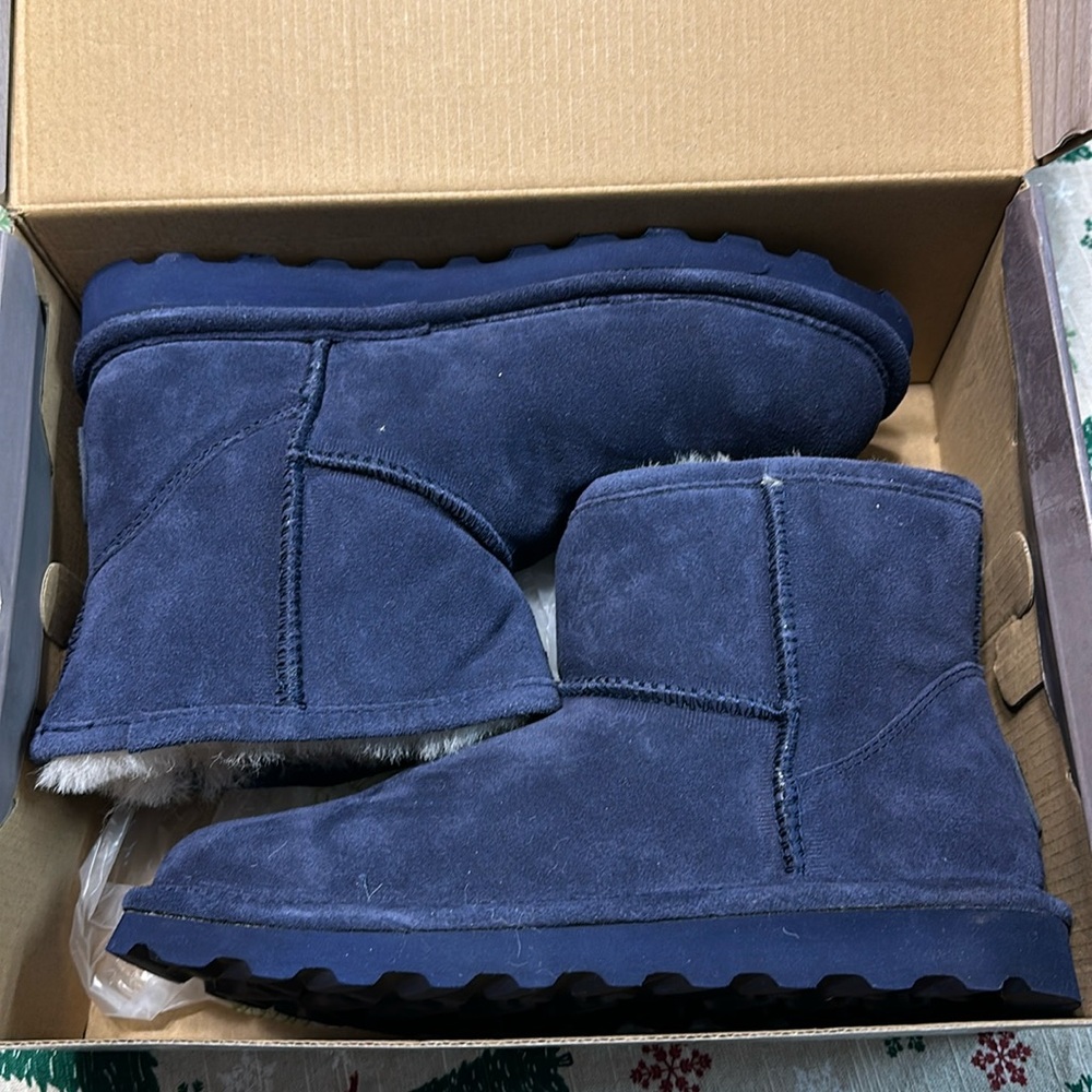 Brand New Bearpaw Alyssa